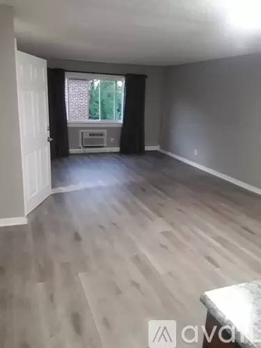 Main picture of 6305 Englewood Ave