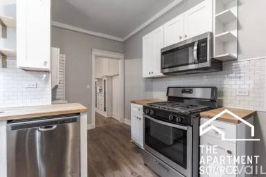 Main picture of 4615 S Prairie Ave