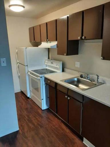 Main picture of 5605 W Warren Ave