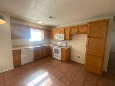 Main picture of 10618 Belton Ave