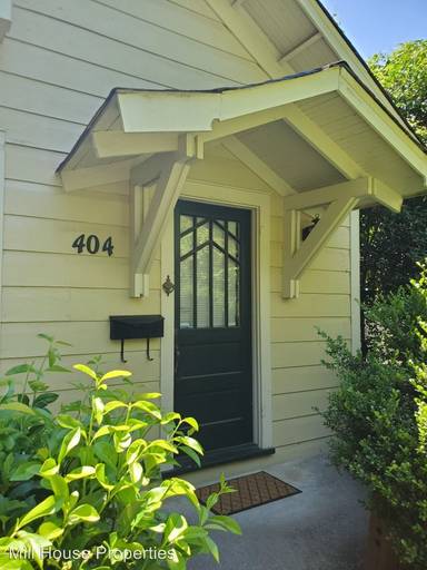 Main picture of 404 Pittsboro St