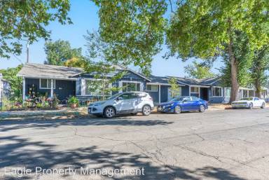 Main picture of 2427 33rd St