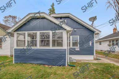 Main picture of 831 Joslin St SE