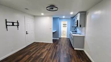 Main picture of 222 Walnut St NW