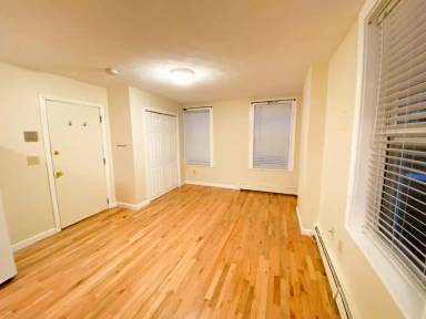 Main picture of 19 Greenough Ln