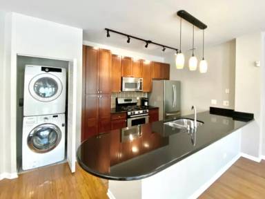 Main picture of University Village Condo Association