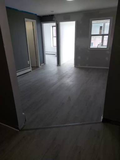 Main picture of 281 Grand St