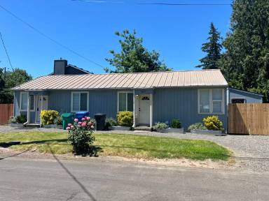 Main picture of 9609 SE Eckler Ave