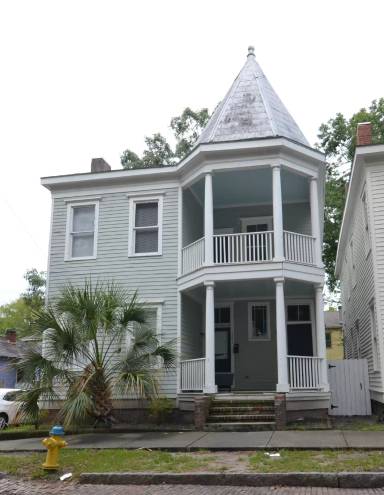 Main picture of 309 W 31st St