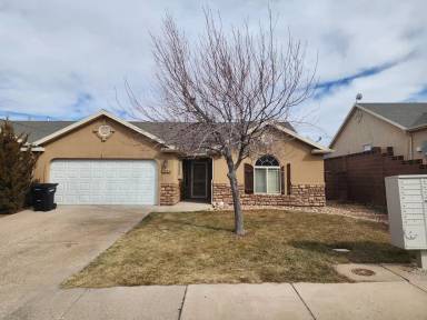 Main picture of 1421 Northern View Dr