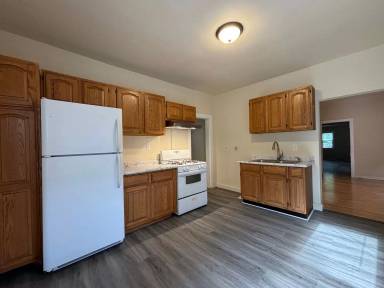 Main picture of 385 Toronto St