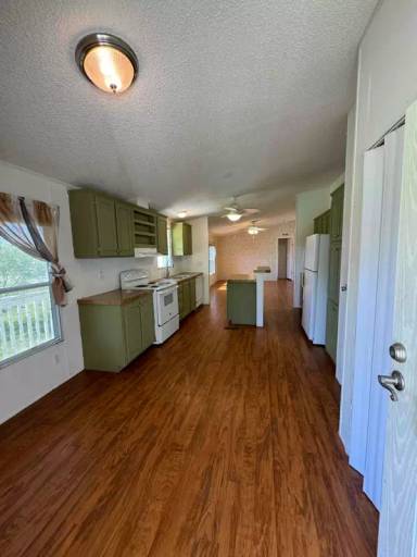 Main picture of 836 Blue Stem Dr