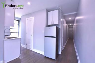 Main picture of 322 E 126th St