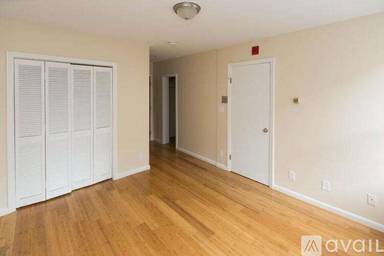 Main picture of 64 Lubec St