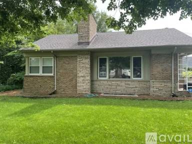 Main picture of 879 Notre Dame St