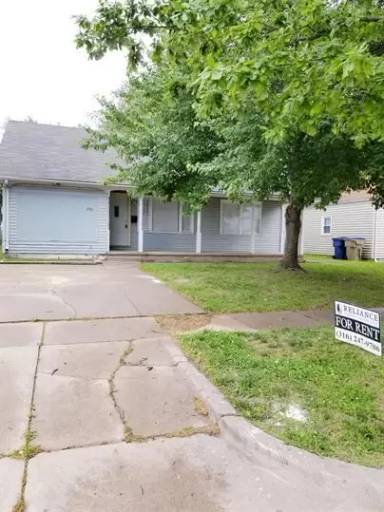 Main picture of 862 Holly Hills Dr