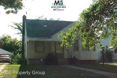 Main picture of 20290 Hickory St