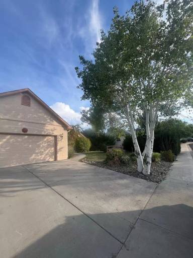 Main picture of 2213 Mescalero Ave