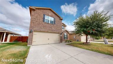 Main picture of 404 Ruby Ln
