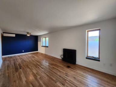 Main picture of 235 1/2 Irvine St