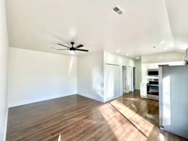 Main picture of 1215 Corporate Dr