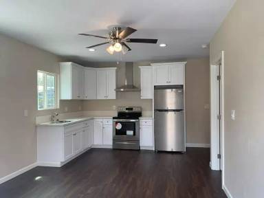 Main picture of 12425 Bromwich St