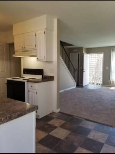 Main picture of 17 Sutton Ct