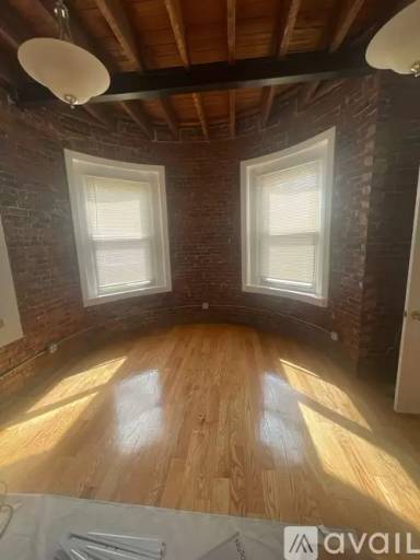 Main picture of 879 Beacon St