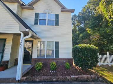 Main picture of 1202 Pueblo Dr