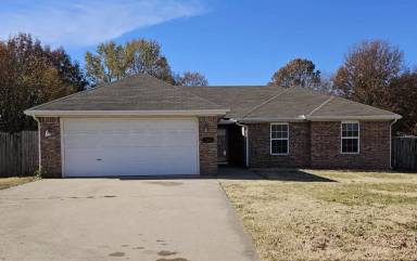 Main picture of 235 Benton Dr