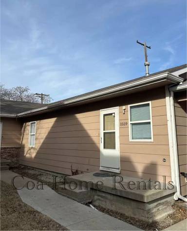 Main picture of 1555 N Holyoke Ave