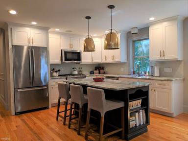 Main picture of 21 Spring Park Ave