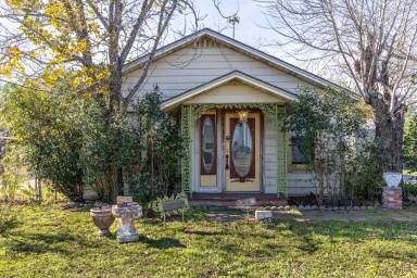 Main picture of 905 4th St