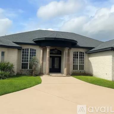 Main picture of 420 W Palm Dr