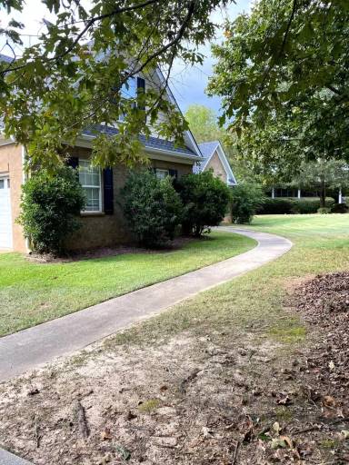 Main picture of 381 Red Oak Ct
