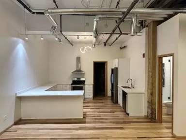 Main picture of 635 W Lakeside Ave