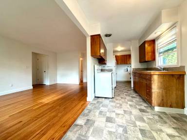Main picture of 6125 S Hood Ave