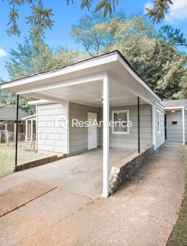 Main picture of 4078 Meadow Dr