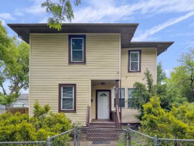Main picture of 1418 Oliver Ave N