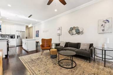 Main picture of 2106 Marais St