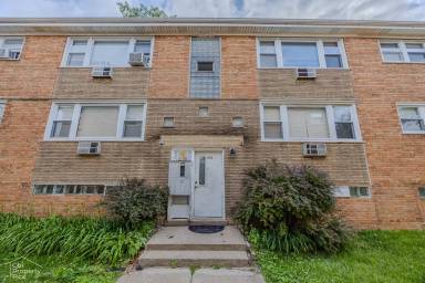 Main picture of 2806 E 76th Pl
