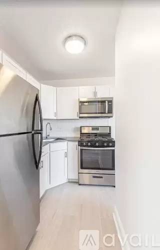 Main picture of 3335 Broadway