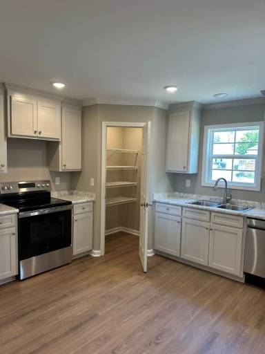 Main picture of 1520 Woodard St