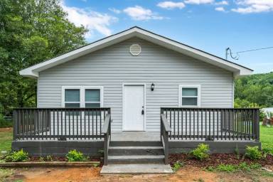 Main picture of 3652 Cherry Ave