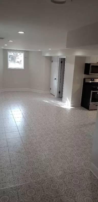 Main picture of 4101 N Claremont Ave