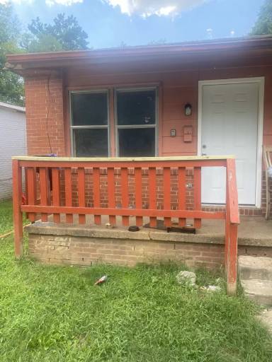 Main picture of 521 N Hawthorne St