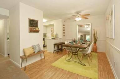 Main picture of 5518 W Market St
