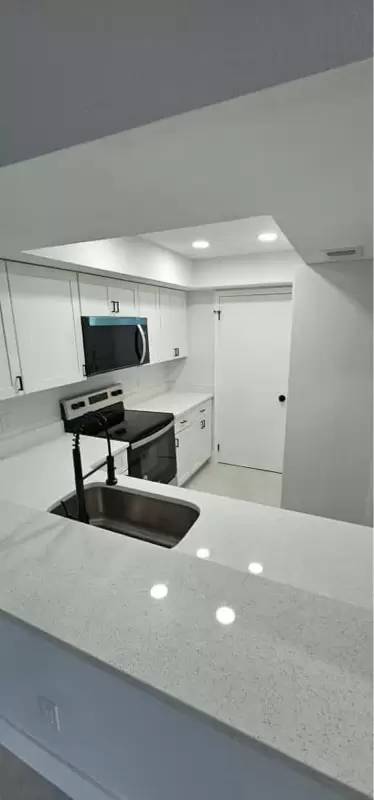 Main picture of 2542 Lakeway Branch Dr