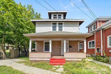 Main picture of 280 Irwin Ave