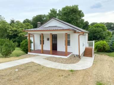 Main picture of 83 Prospect Ave